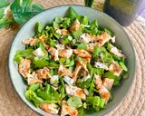 Foto del paso 5 de la receta: Ensalada de canónigos con pavo al ajillo y queso azul