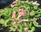 A picture of step 6 of Stir fried bitter melon with bacon and egg in Okinawa style (ゴーヤチャン プルー).