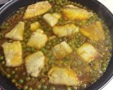 Foto del paso 4 de la receta Merluza con guisantes en amarillo 🐟