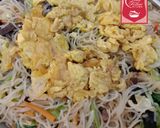 Foto langkah ke 8 dari resep Bihun Goreng Saus Tiram.