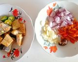 Foto langkah ke 2 dari resep Ikan Asin Goreng Asam.