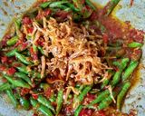 Gambar langkah 4 resipi Kacang Panjang Tumis Belacan.