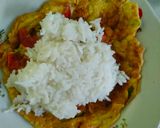 Foto langkah ke 5 dari resep Omelet Tomat Mrecon.