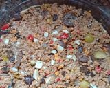 Foto del paso 5 de la receta: Pastel de carne con pasas, aceitunas negras y verdes