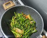 Foto langkah ke 5 dari resep Tumis kangkung tauco ala fe.