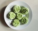 Foto langkah ke 7 dari resep Bolu kukus Mawar Pandan.