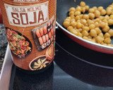 Foto del paso 1 de la receta: Garbanzos con soja, miel y jengibre en ensalada