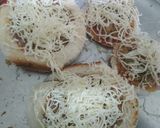 A picture of step 5 of Bread cheese disc.