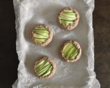 Foto del passaggio 6 della ricetta Mini quiche di grano saraceno e salvia con zucchine e feta