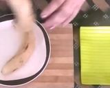 A picture of step 5 of Rose Milk And Banana Shake.