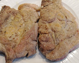 Foto del paso 3 de la receta: Chuletas de aguja de cerdo en salsa al Pedro Ximénez
