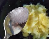 A picture of step 3 of Aloo kabab naan without oven serve with raita.