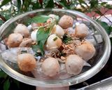 Hình bước làm 3 của món Bánh tráng trộn cá viên chiên