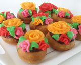 Foto langkah ke 6 dari resep Donut Flower #Berani Baking, Berani Shering.
