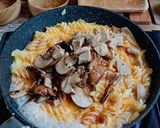 Foto langkah ke 3 dari resep Cream Soup Makaroni / Fusili Shitake Mushroom Bolognese Cheese.