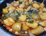 Foto del paso 3 de la receta: Acelgas con patatas y garbanzos
