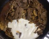A picture of step 7 of Beef stroganoff.