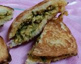 A picture of step 2 of Chicken Mince Toasted Sandwich.