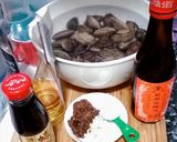 A picture of step 1 of Clam with garlic black bean paste.