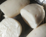 மரவள்ளிக் கிழங்கு கேக்/ ஸ்வீட் (Tapioca steamed cake) ரெசிபி ஸ்டேப் 1 புகைப்படம்