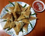 A picture of step 4 of Punjabi samosa.