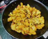 A picture of step 3 of Cauliflower saute.