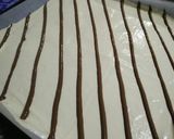 Hình bước làm 8 của món Bánh cuộn dâu tây