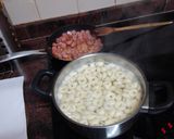 Foto del paso 1 de la receta: Tortellinis rellenos al queso con salchichas