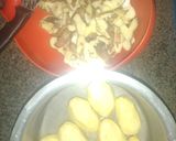 A picture of step 1 of Viazi Karai.