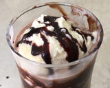 சாக்லேட் மில்க் ஷேக் (Chocolate Milkshake) ரெசிபி ஸ்டேப் 3 புகைப்படம்