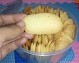 Foto langkah ke 4 dari resep Lidah kucing tanpa cetakan.
