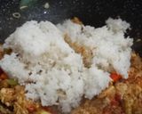 Foto langkah ke 9 dari resep Nasi Indomie Goreng Serai.