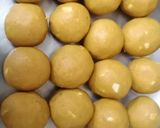 A picture of step 6 of Besan mawa ladoo.