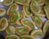 A picture of step 3 of Special recipe of namkeen samosa swirl papdi.