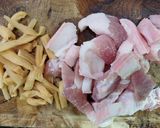 Hình bước làm 2 của món Thịt kho củ cải khô