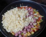 Foto del paso 4 de la receta: Salteado de pasta con verduras y salchichas frescas