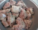 A picture of step 1 of Cassava Pork Rib Soup.
