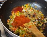 A picture of step 4 of Chinese style Veg manchow soup.