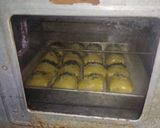 Foto langkah ke 5 dari resep Bolen Pisang Cokelat Keju.