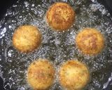 A picture of step 12 of Cheese balls with herb 🌿 tomato 🍅sauce.