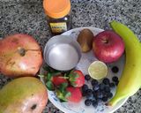 A picture of step 1 of Frozen yogurt and fruits bar.