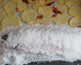 Foto del paso 5 de la receta: Lubina a la sal