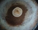 A picture of step 4 of Luchi-r payesh.