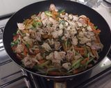 Foto del paso 5 de la receta: Guisito de fideos con pollo y verduras agridulce