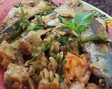 Foto langkah ke 7 dari resep Ikan Gerih/Cue+Tempe Masak Cabe hijau Kemangi.