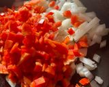 Foto del paso 3 de la receta: Albóndigas de pollo con salsa Caruso