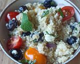 Une image de l'étape 2 de Salade de quinoa à la grecque.
