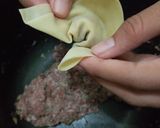 Foto langkah ke 6 dari resep Pangsit Sapi Goreng Spesial.