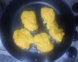 A picture of step 4 of Butternut fritter.
