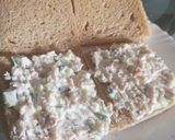 A picture of step 2 of Chicken fruit sandwich.